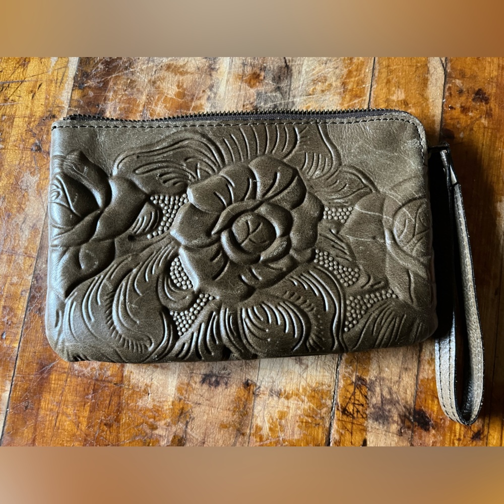 Patricia Nash wristlet